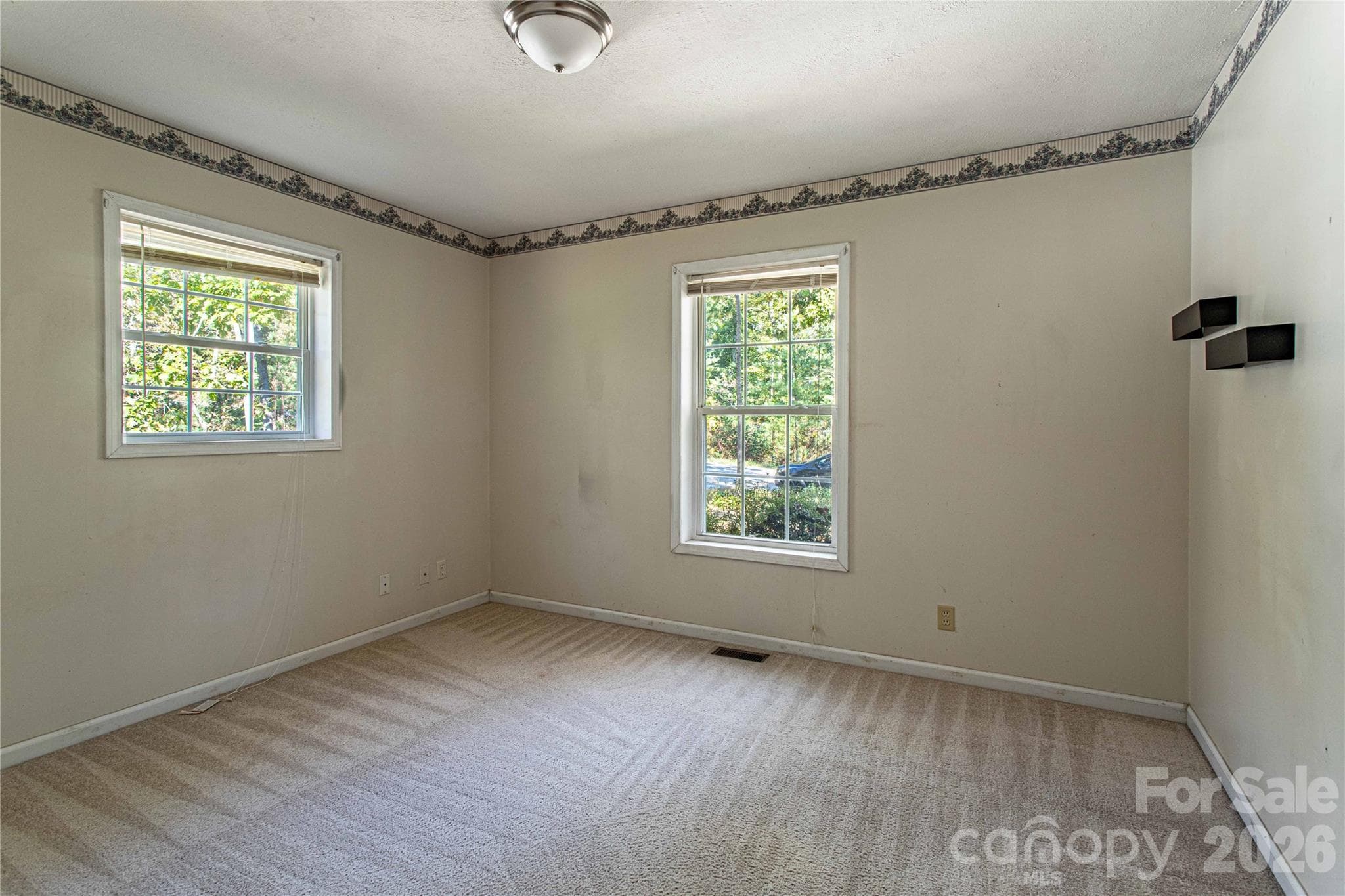 Single Family Residence at 3 Edna Oaks Road, Hendersonville, photo 23 of 43