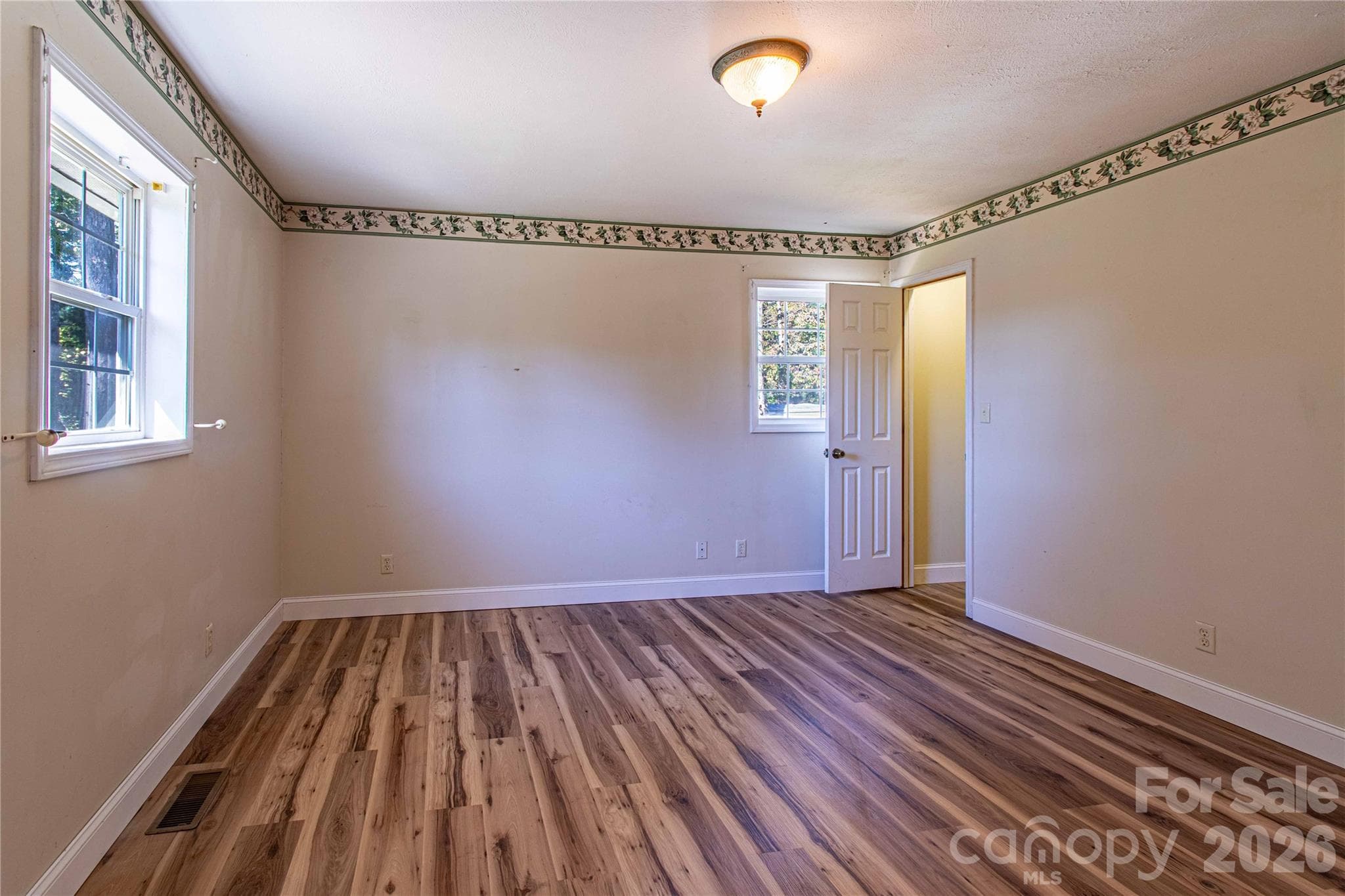 Single Family Residence at 3 Edna Oaks Road, Hendersonville, photo 27 of 43