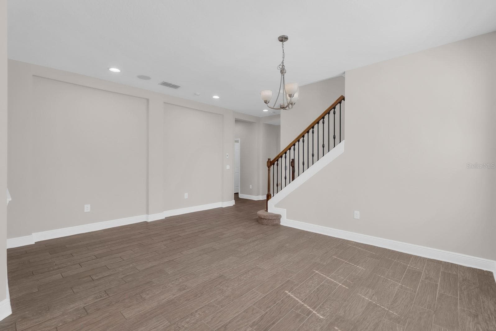 Single Family Residence at 8061 PLEASANT PINE CIR, WINTER PARK, photo 6 of 43