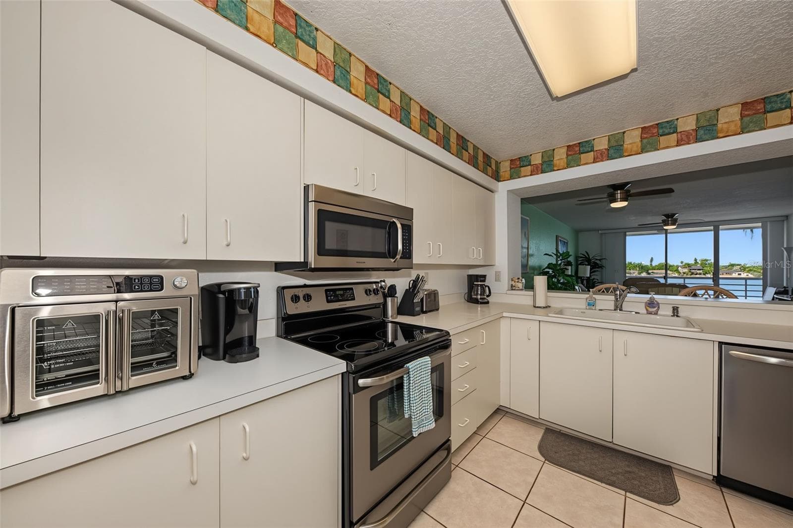 Condominium at 6083 BAHIA DEL MAR CIR #362, ST PETERSBURG, photo 8 of 47