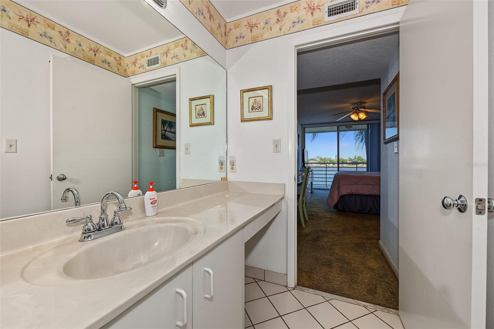 Condominium at 6083 BAHIA DEL MAR CIR #362, ST PETERSBURG, photo 20 of 47