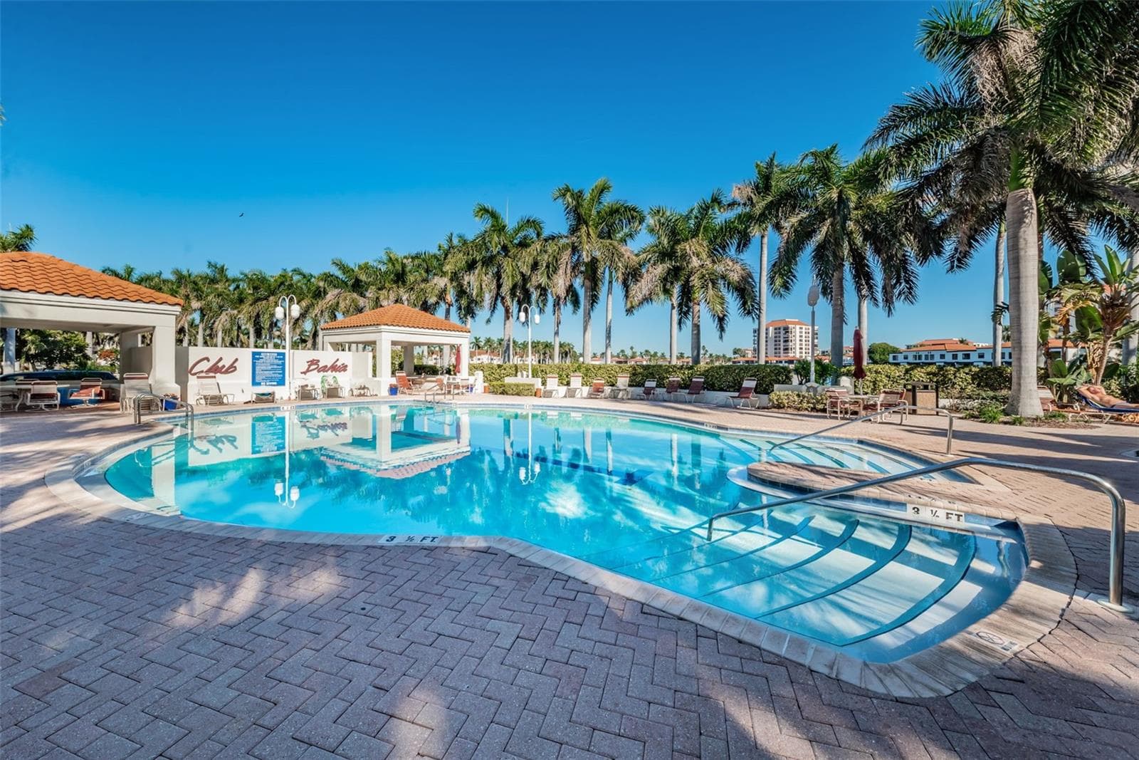 Condominium at 6083 BAHIA DEL MAR CIR #362, ST PETERSBURG, photo 35 of 47