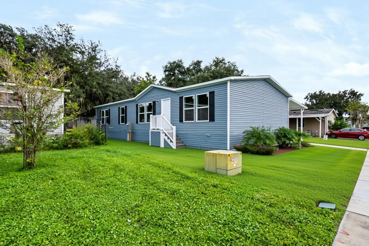 Manufactured Home at 25124 HUCKLEBERRY WAY, ASTATULA, photo 27 of 32