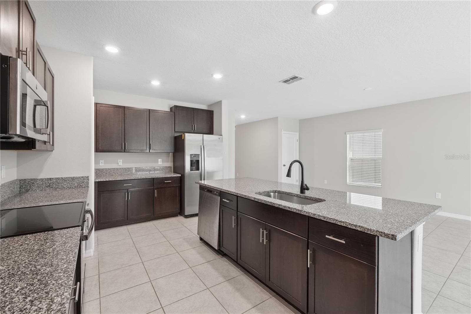Single Family Residence at 7207 RONNIE GARDENS CT, TAMPA, photo 9 of 38