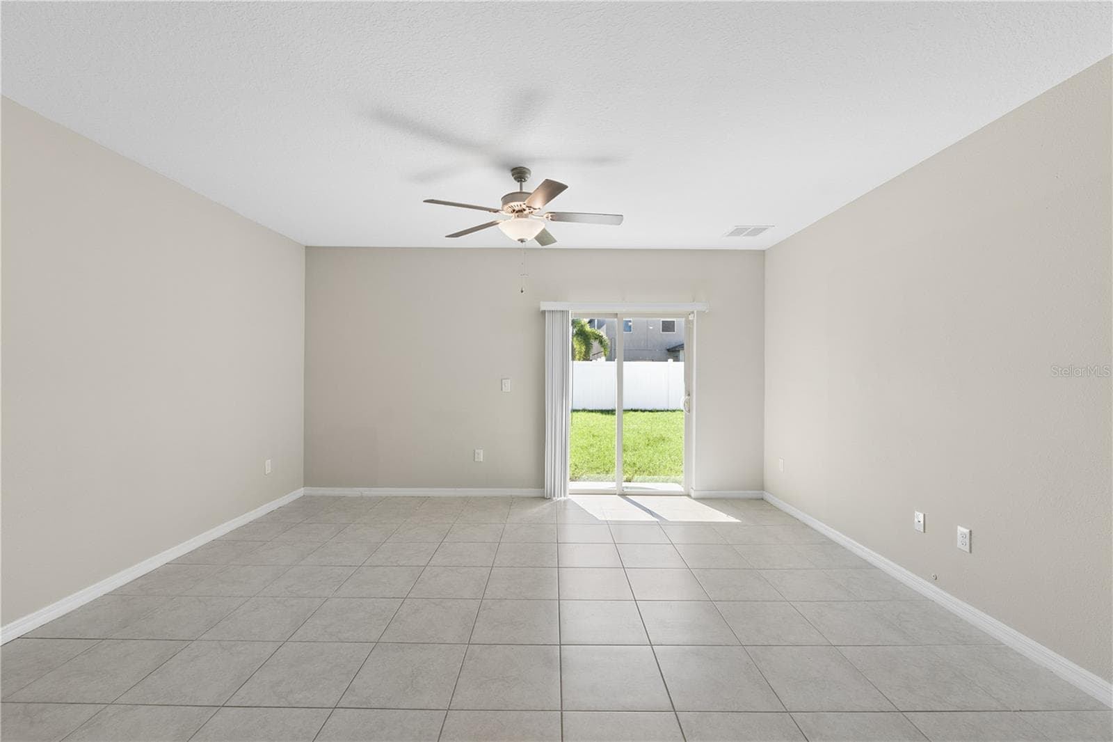 Single Family Residence at 7207 RONNIE GARDENS CT, TAMPA, photo 17 of 38