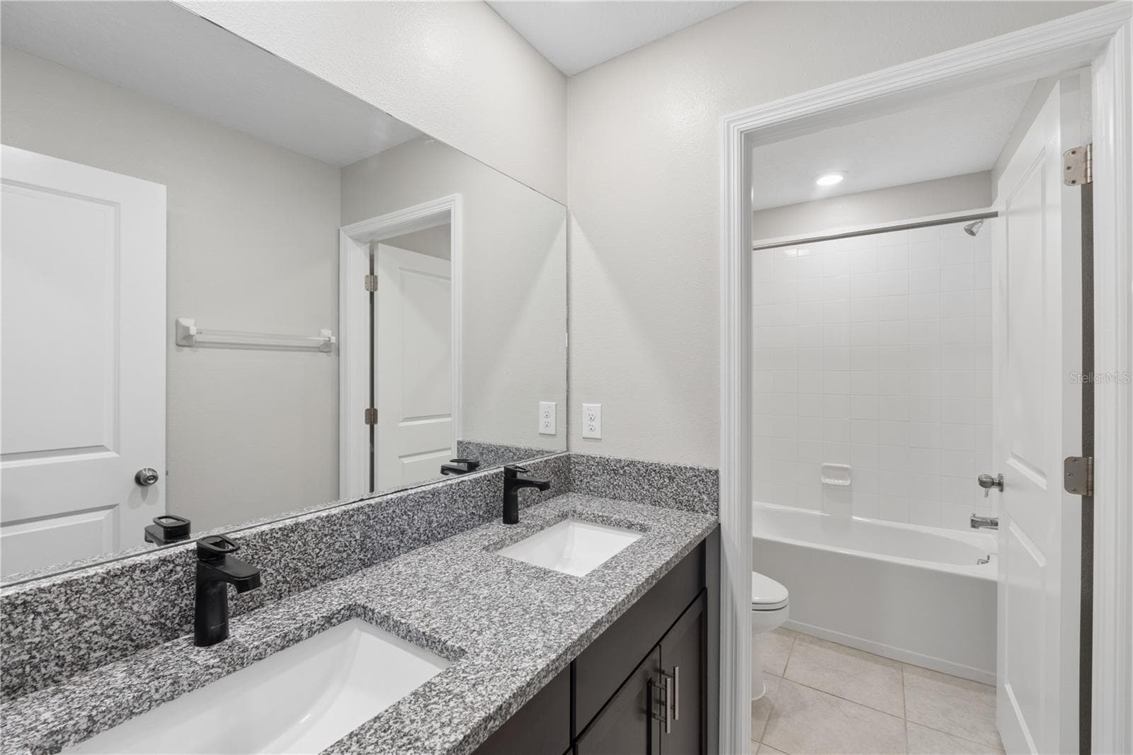 Single Family Residence at 7207 RONNIE GARDENS CT, TAMPA, photo 19 of 38