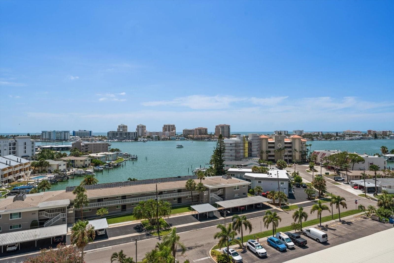 Enjoy the sea breeze from the balcony & savor the water views all around you. - 400 ISLAND WAY #904, CLEARWATER BEACH