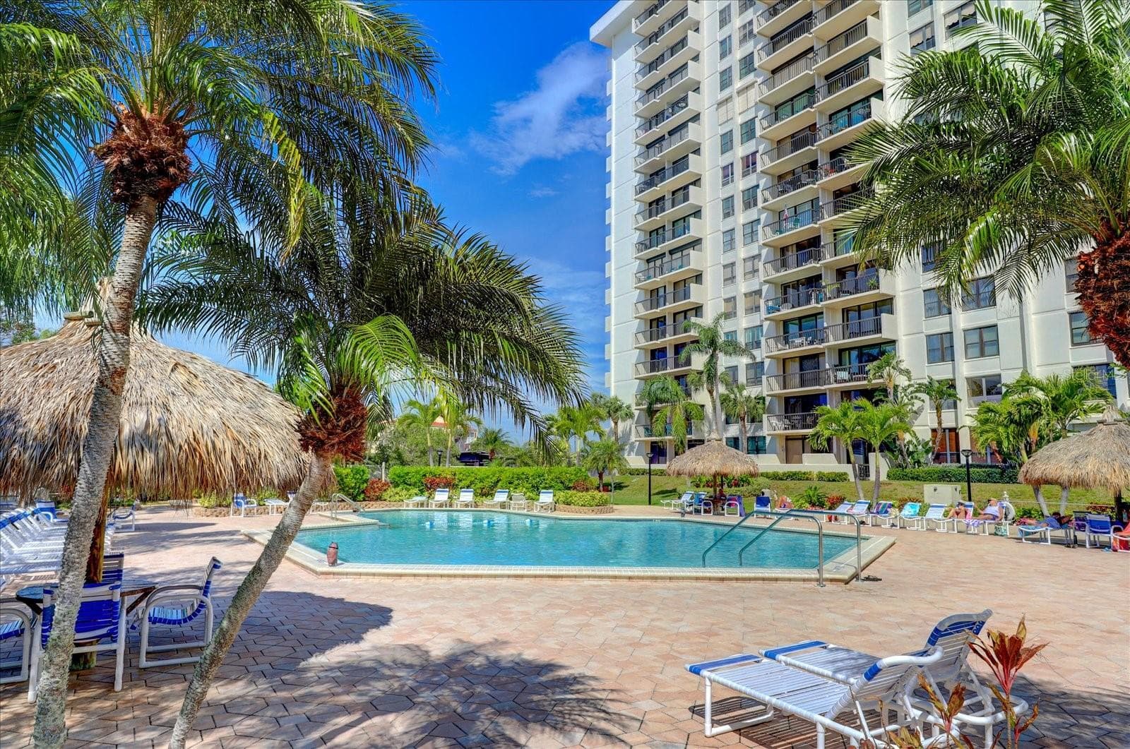 Vacation at home! - 400 ISLAND WAY #904, CLEARWATER BEACH