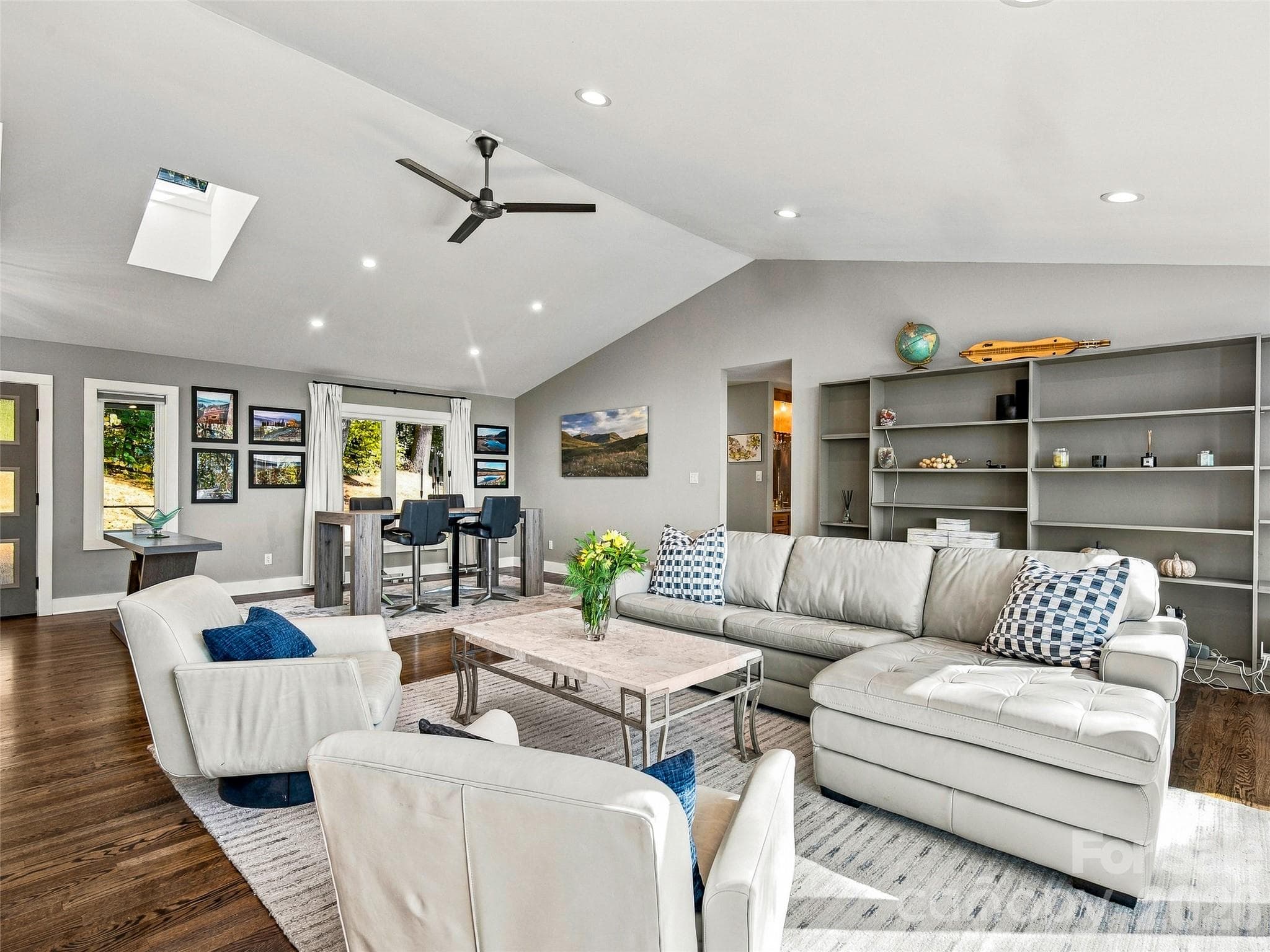 Modern and ease of living design - 21 Peach Knob Drive, Asheville