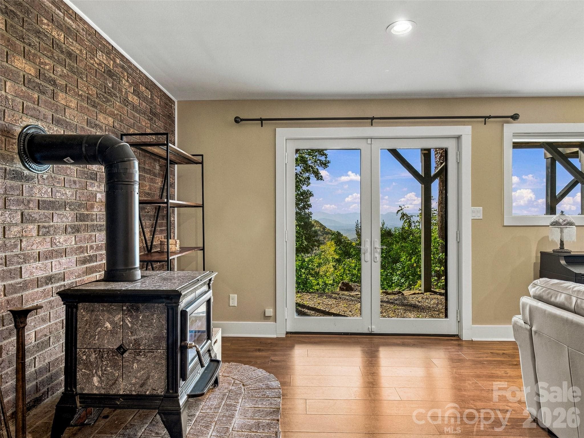Warm and cozy wood stove - 21 Peach Knob Drive, Asheville