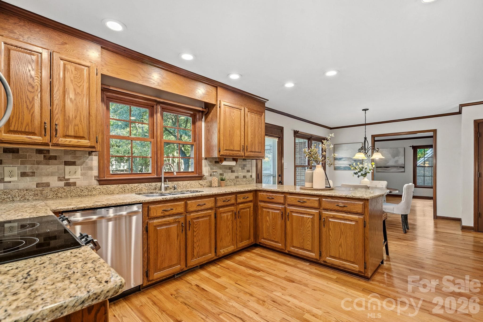 Single Family Residence at 2716 Oldenway Drive, Charlotte, photo 8 of 45