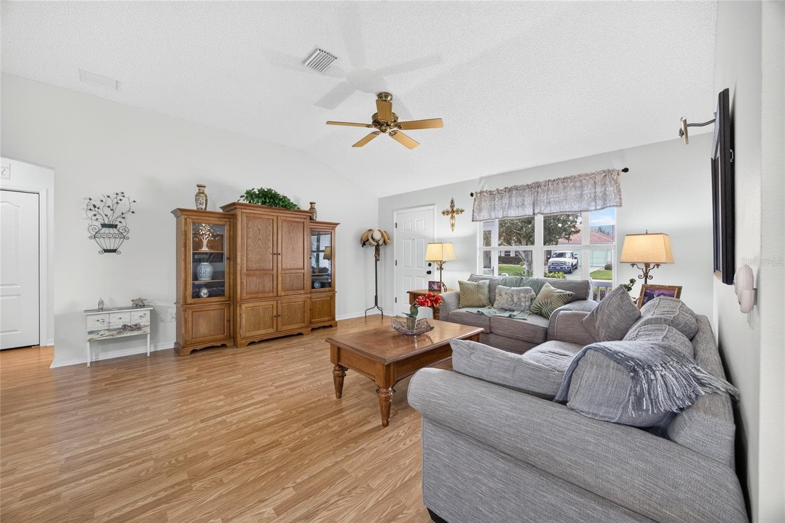 Living Room - 17739 SE 89TH KEATING TER, THE VILLAGES