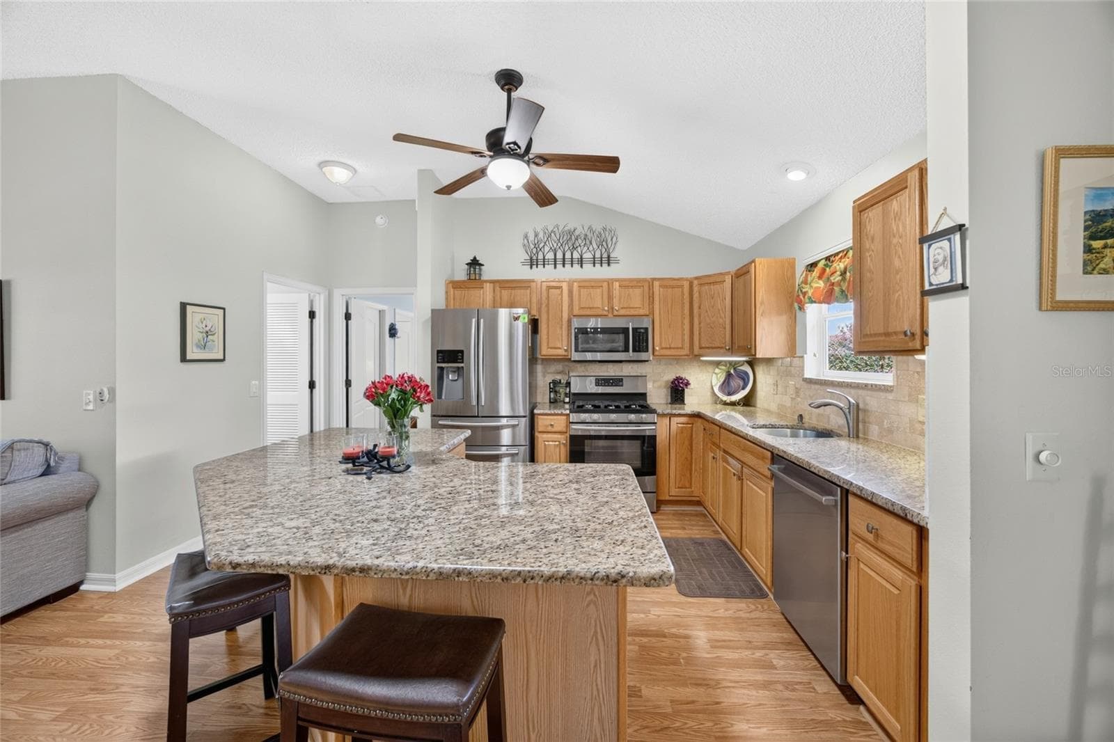 Stainless Appliances & Tiled Backsplash - 17739 SE 89TH KEATING TER, THE VILLAGES