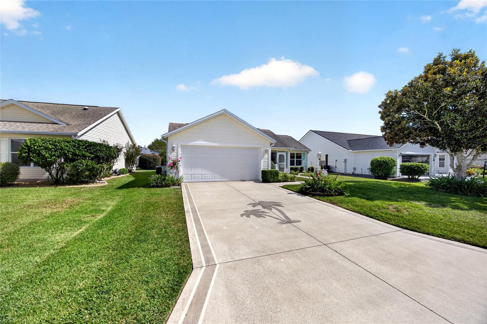 Painted Driveway - 17739 SE 89TH KEATING TER, THE VILLAGES