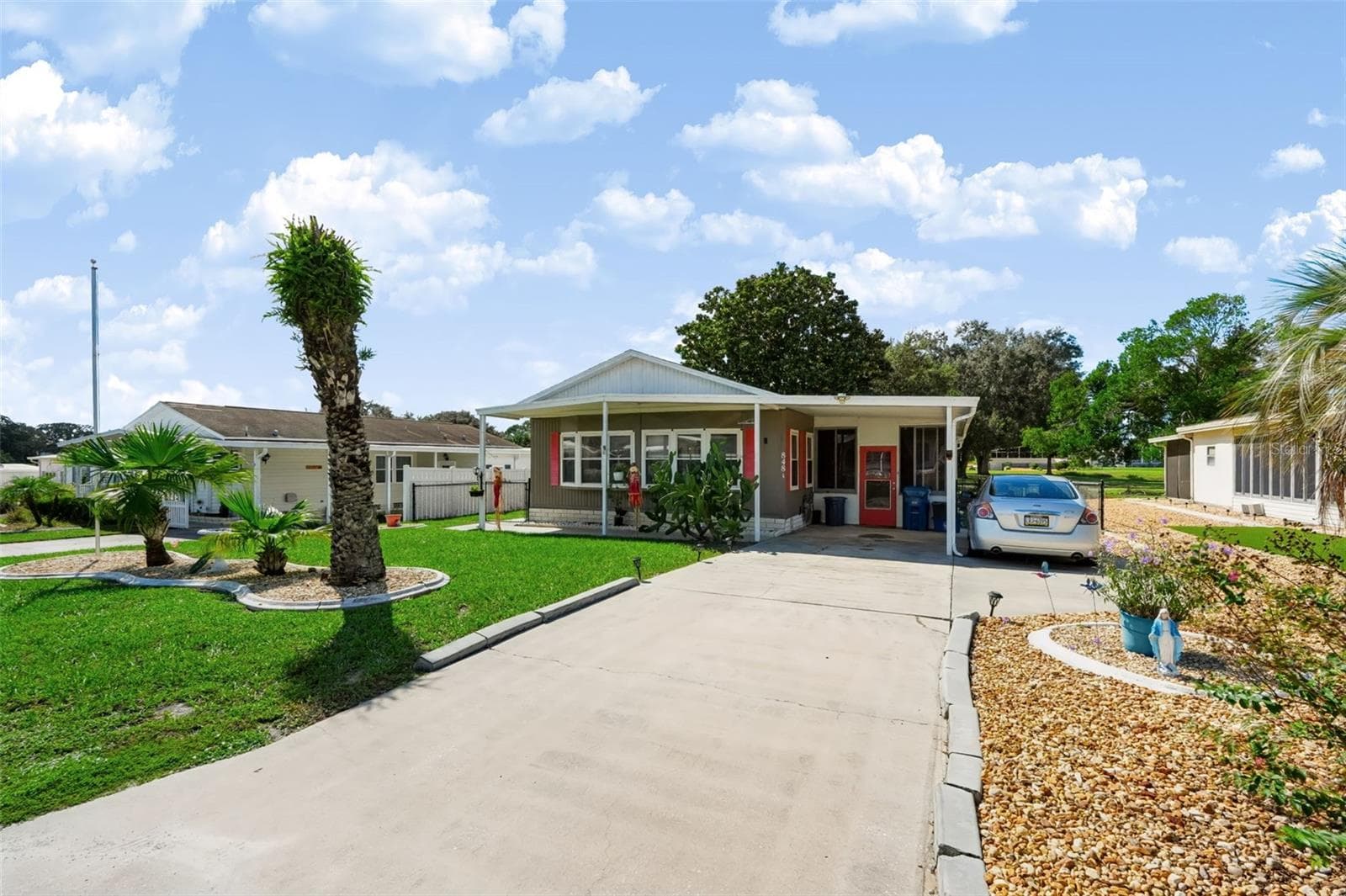 Single Family Residence at 8481 DICKENS AVE, BROOKSVILLE, photo 3 of 39