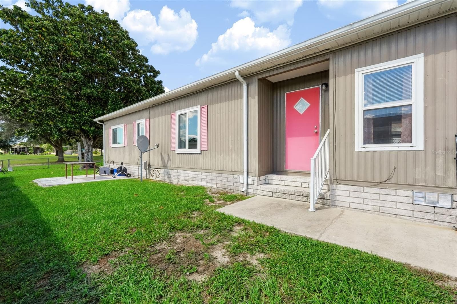 Single Family Residence at 8481 DICKENS AVE, BROOKSVILLE, photo 5 of 39