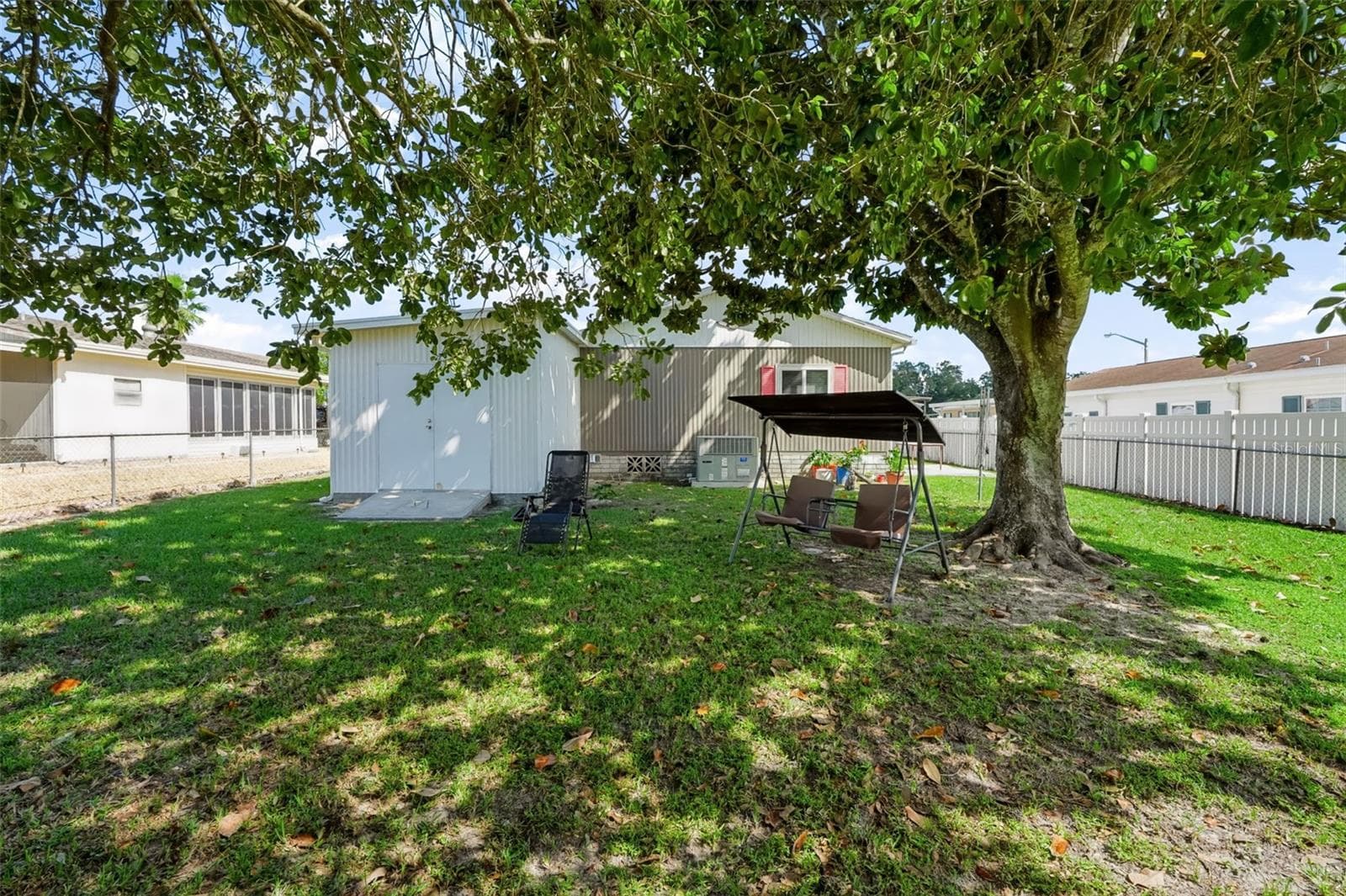Single Family Residence at 8481 DICKENS AVE, BROOKSVILLE, photo 35 of 39
