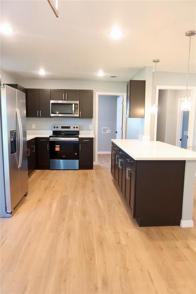 Single Family Residence at 503 WILLIAM AVE, WINTER HAVEN, photo 5 of 25