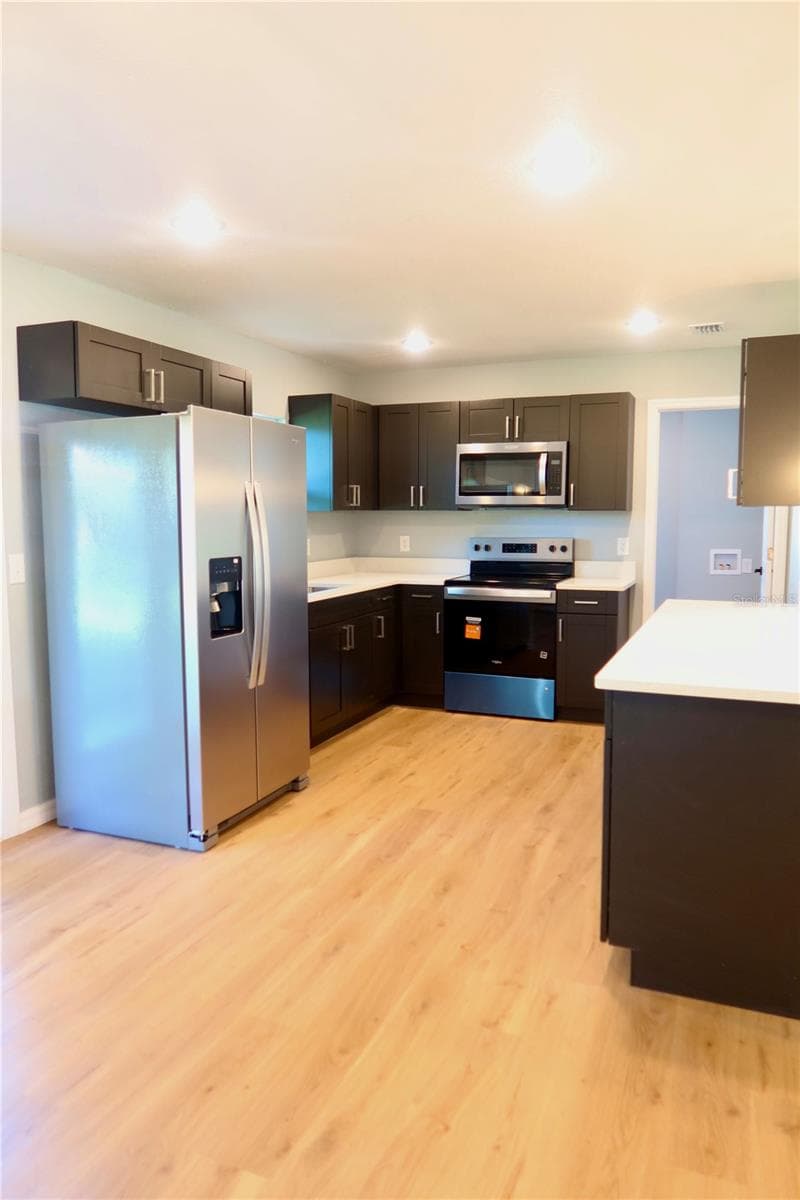 Single Family Residence at 503 WILLIAM AVE, WINTER HAVEN, photo 17 of 25