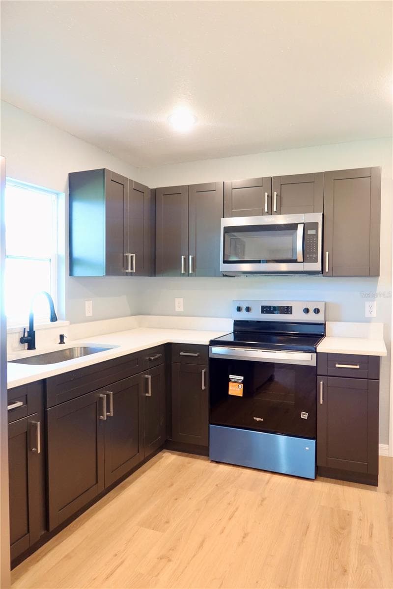 Single Family Residence at 503 WILLIAM AVE, WINTER HAVEN, photo 19 of 25