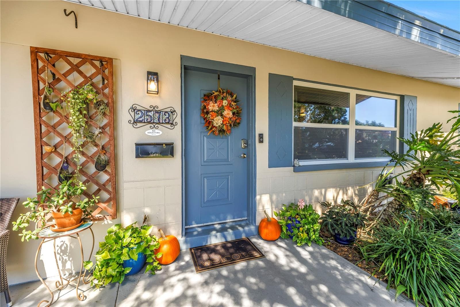 View of the front entry... - 2573 62ND TER N, ST PETERSBURG
