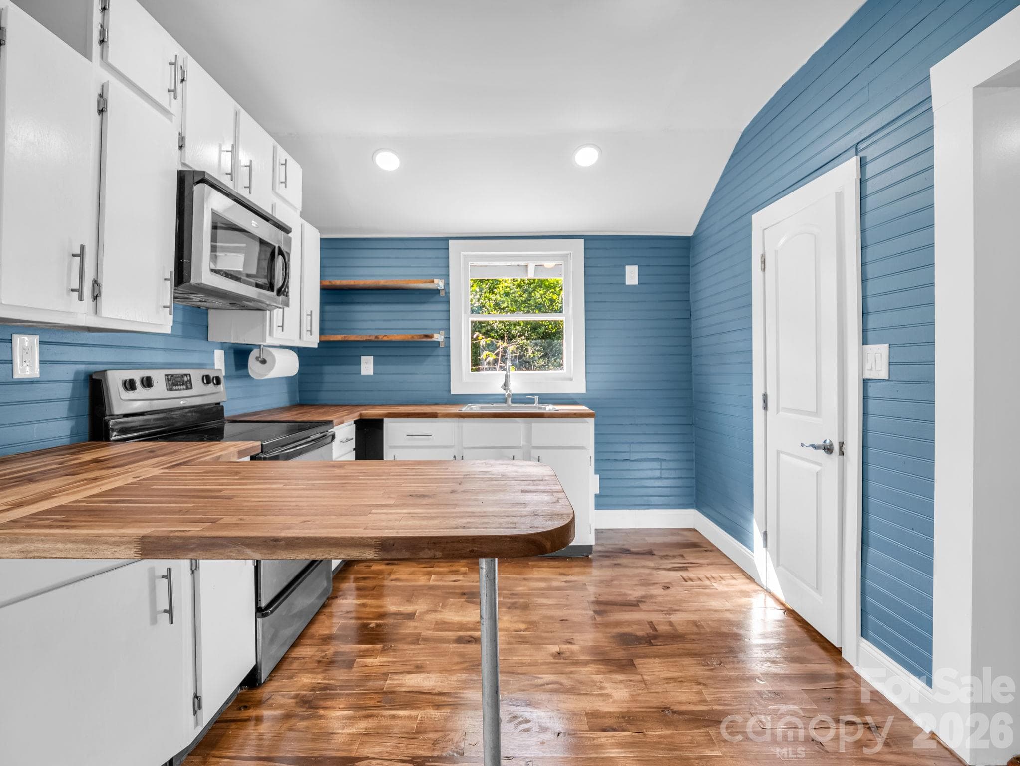 Beadboard walls - 51 Shepherd Street, Tryon