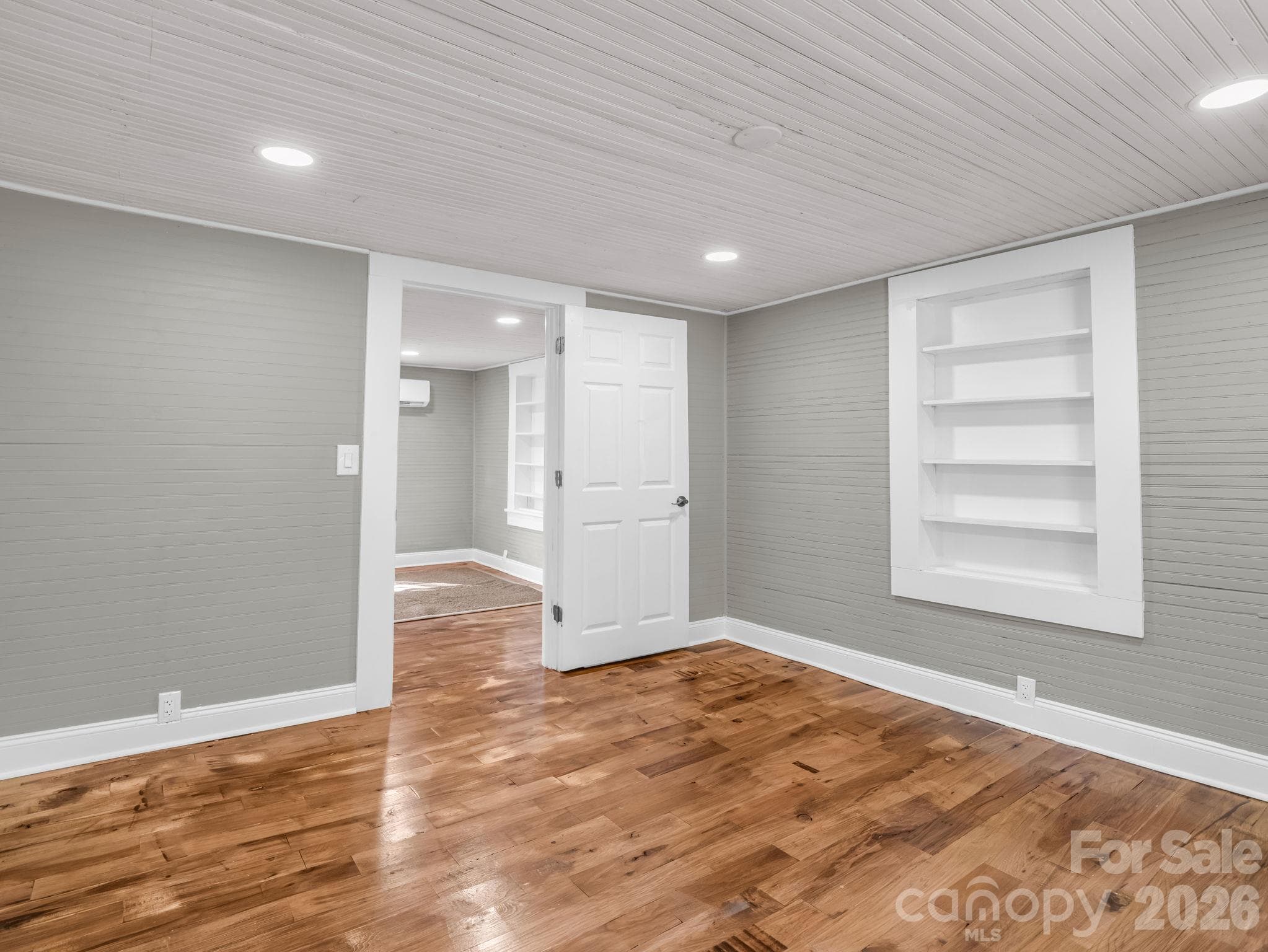 Bedroom #2 with built-in - 51 Shepherd Street, Tryon