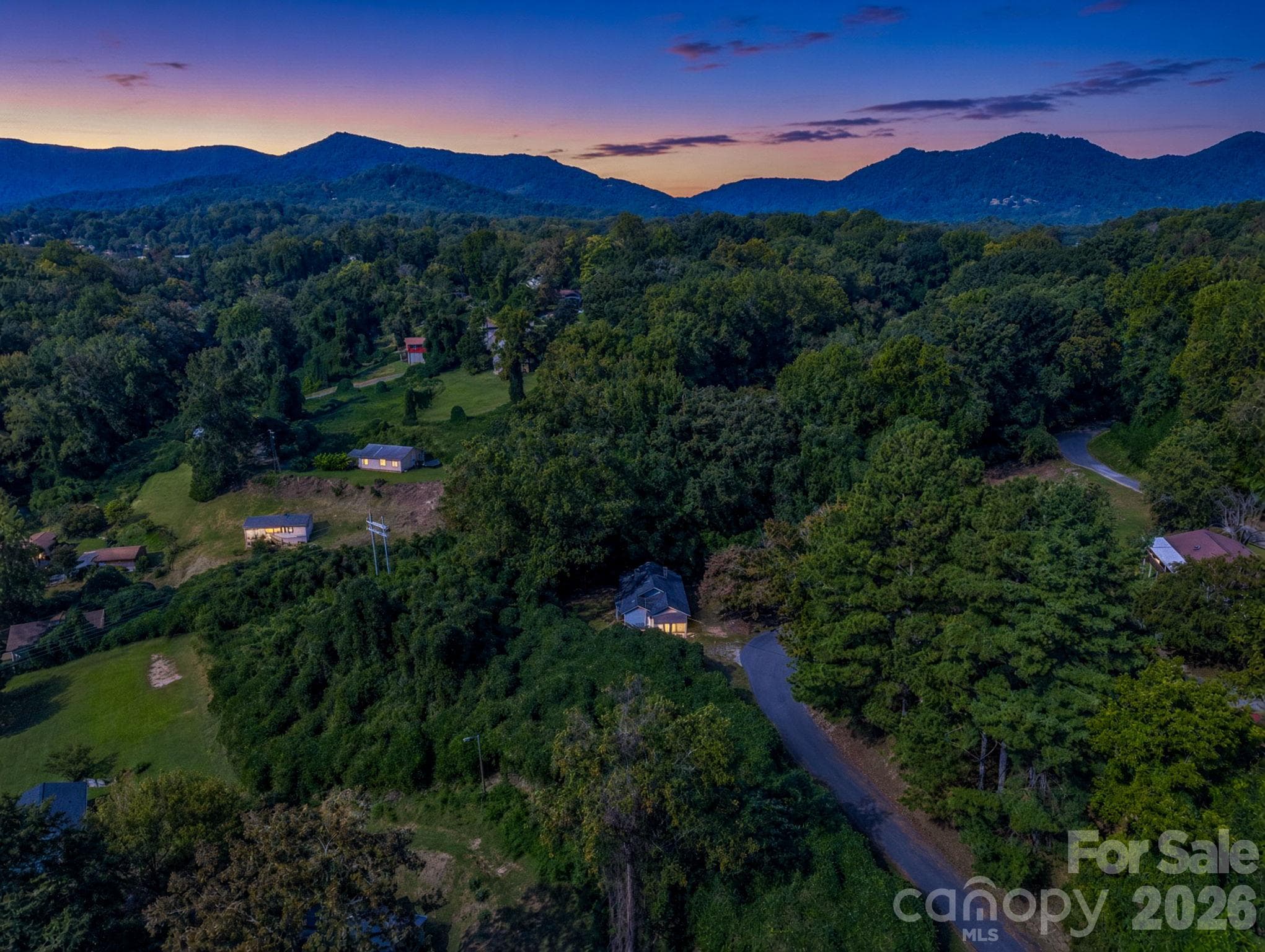 Nestled on a wooded lot with privacy - 51 Shepherd Street, Tryon