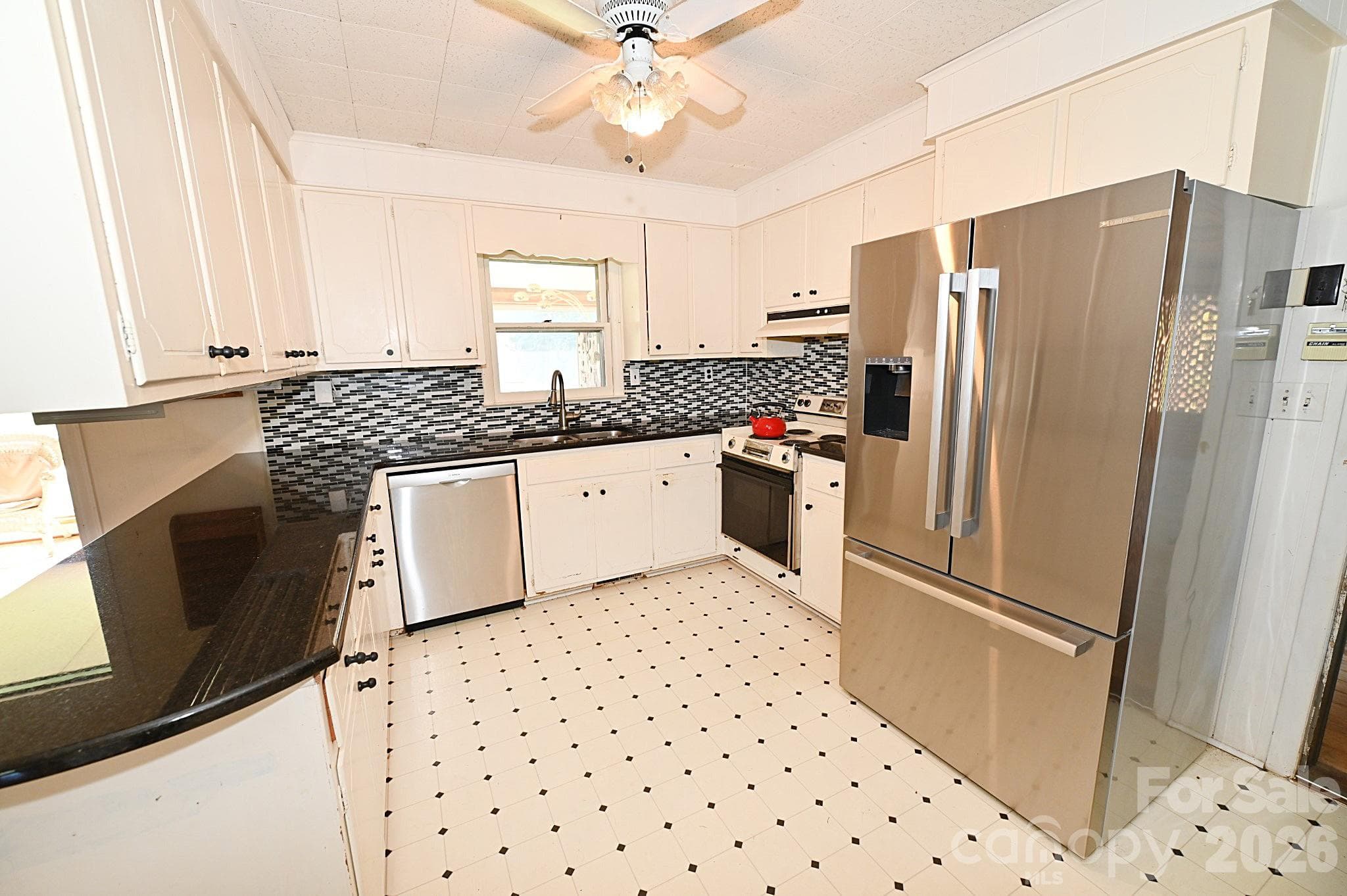 Single Family Residence at 7320 Old Laurel Road, Hickory, photo 5 of 22