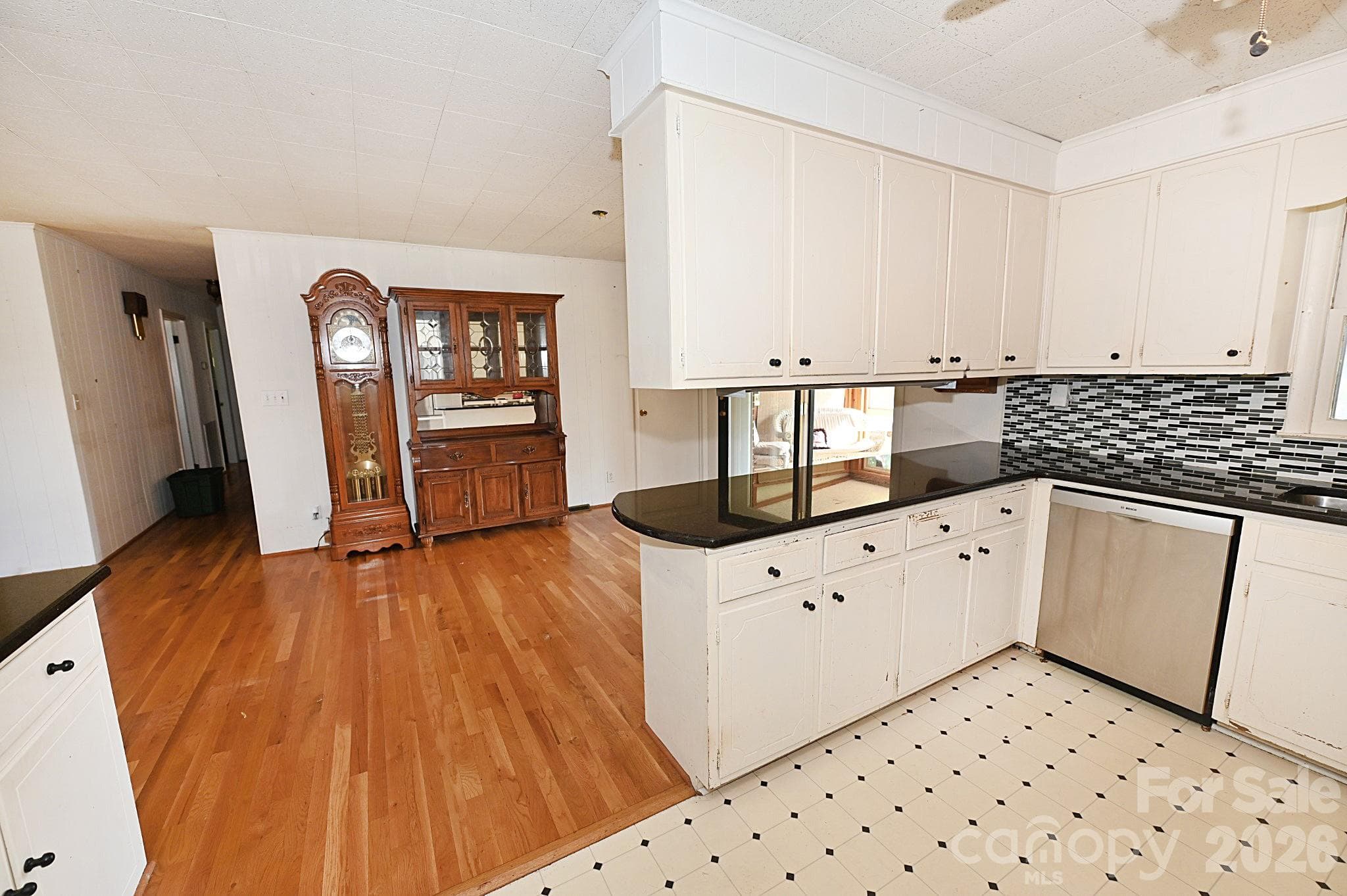Single Family Residence at 7320 Old Laurel Road, Hickory, photo 6 of 22