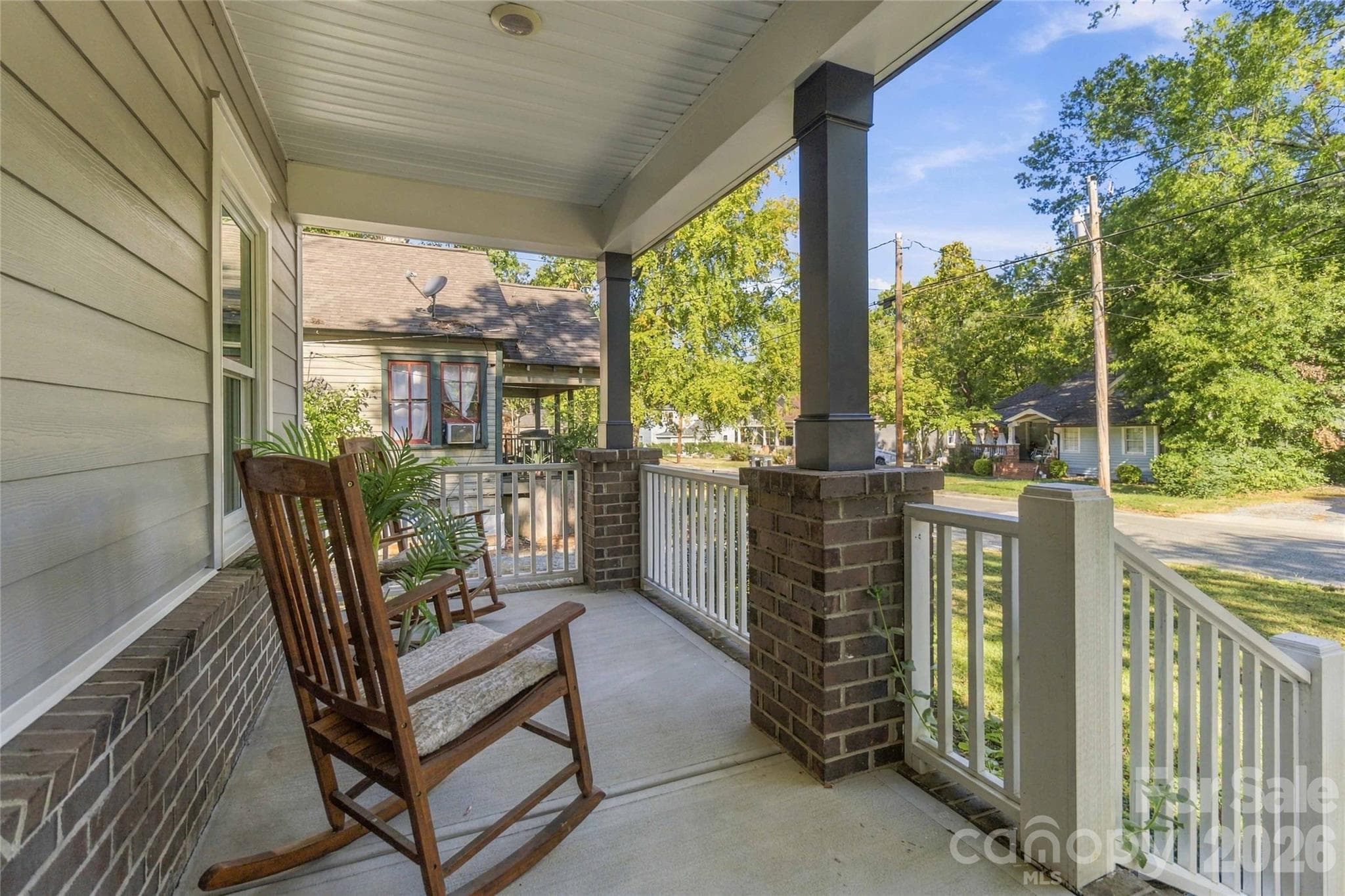 Single Family Residence at 404 E Talleyrand Street, Monroe, photo 4 of 19