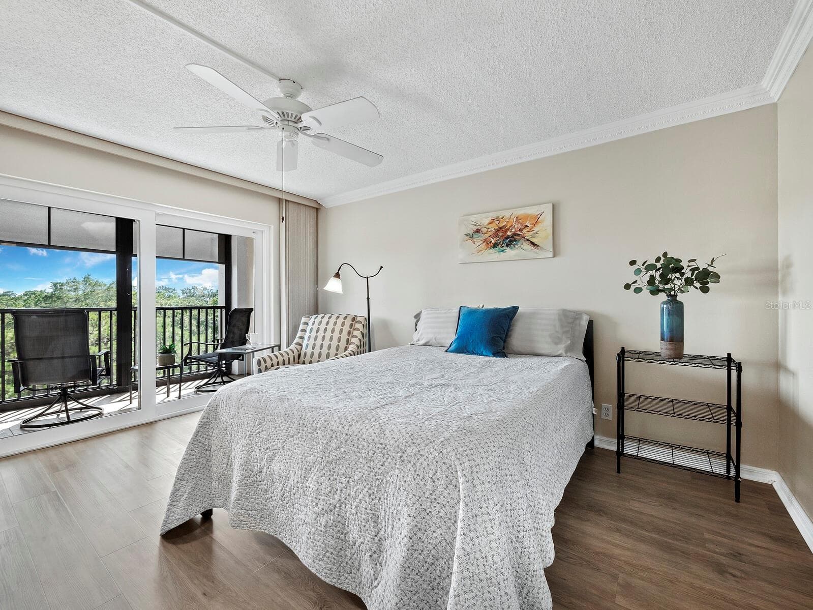 Primary bedroom with dedicated entrance to lanai - 512 W VENICE AVE #607, VENICE