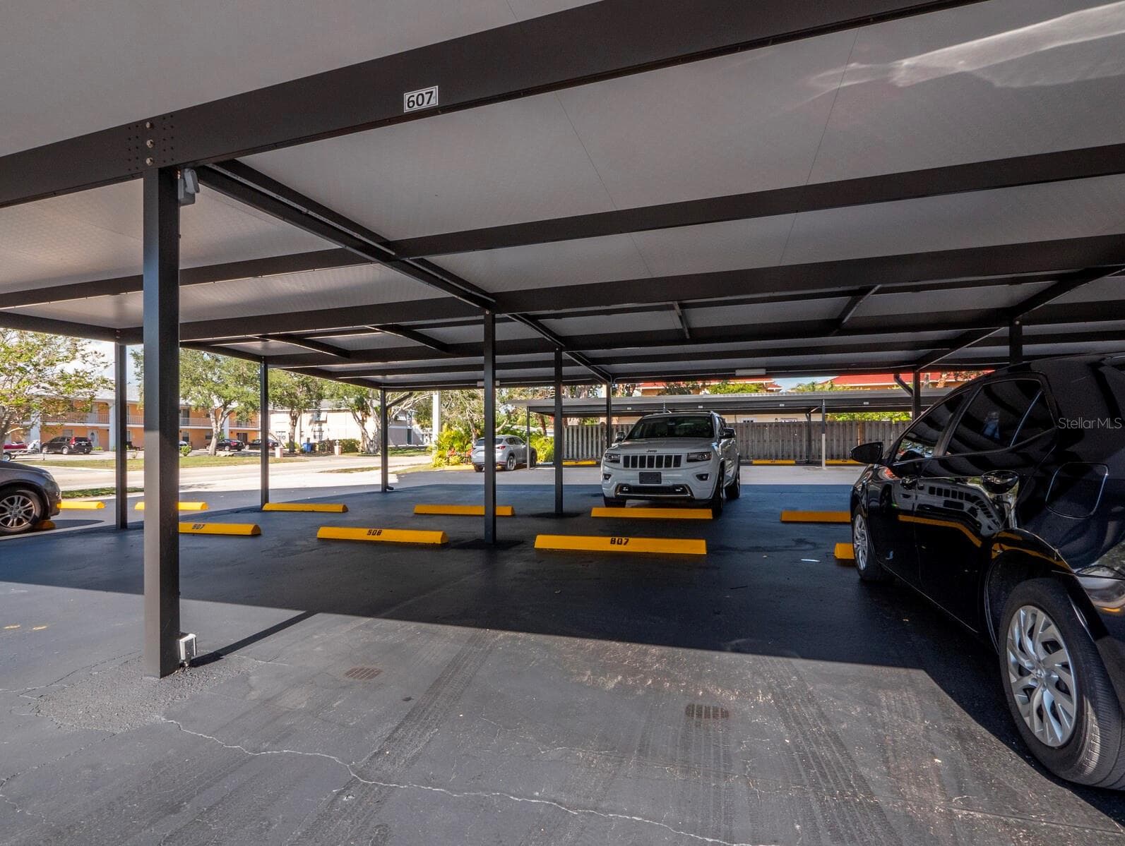 Assigned parking-1 spot/unit and additional guest parking - 512 W VENICE AVE #607, VENICE