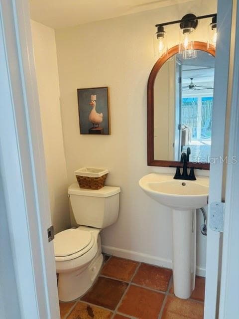 Downstairs half bath - 104 CHESAPEAKE AVE #C6, TAMPA