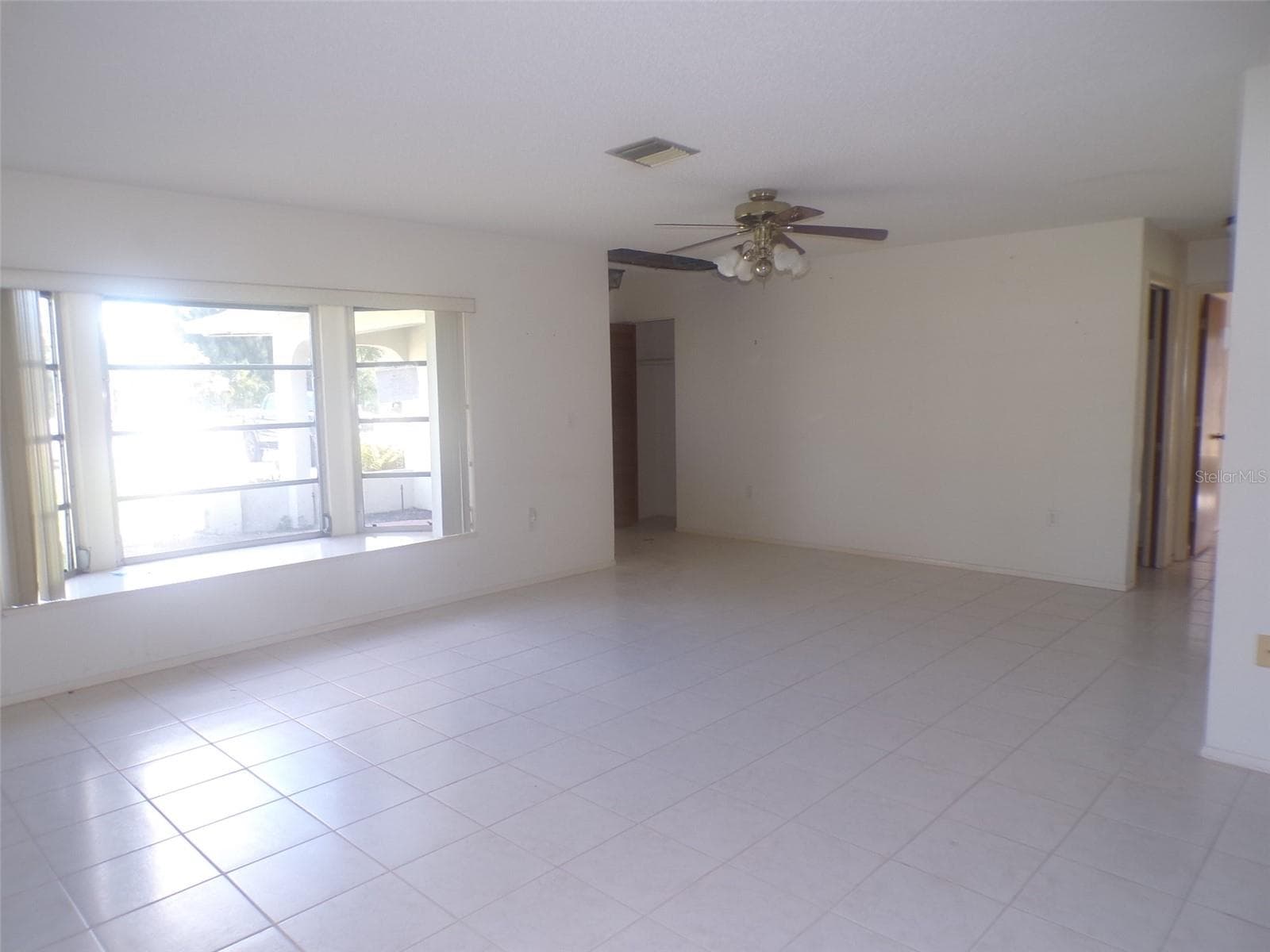 Single Family Residence at 2490 ENGLEWOOD RD, ENGLEWOOD, photo 6 of 24