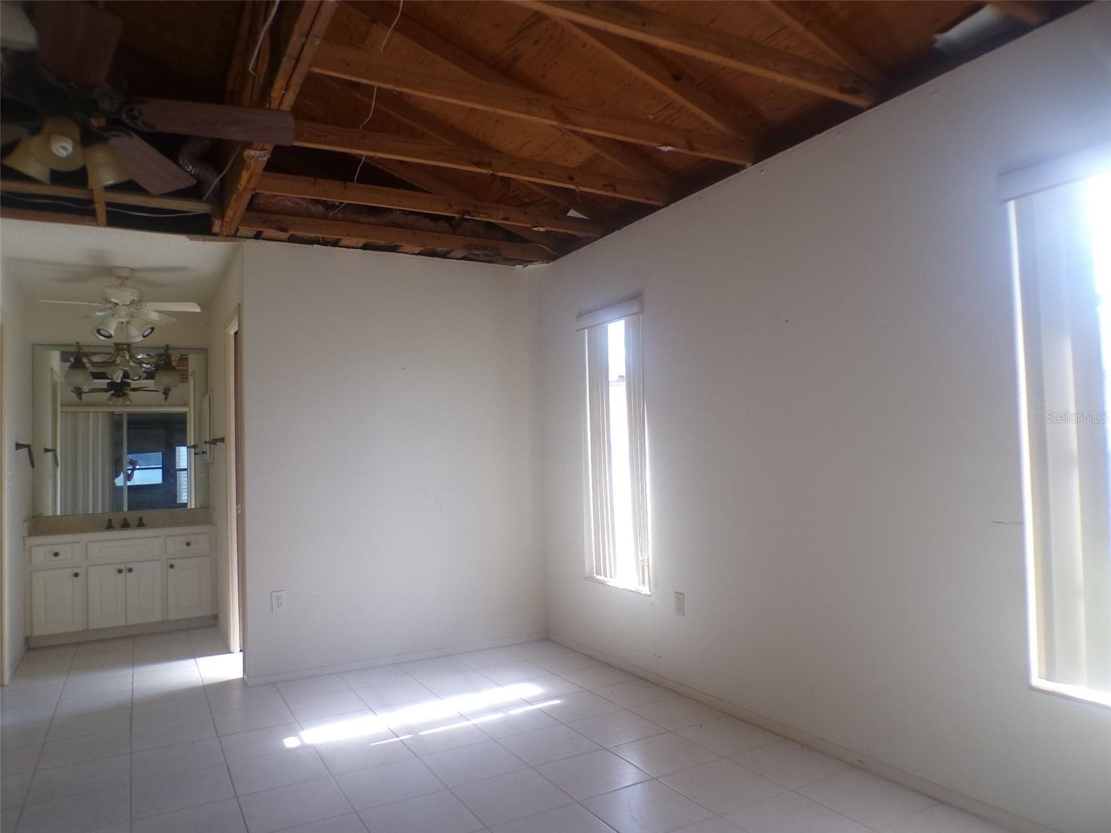 Single Family Residence at 2490 ENGLEWOOD RD, ENGLEWOOD, photo 7 of 24