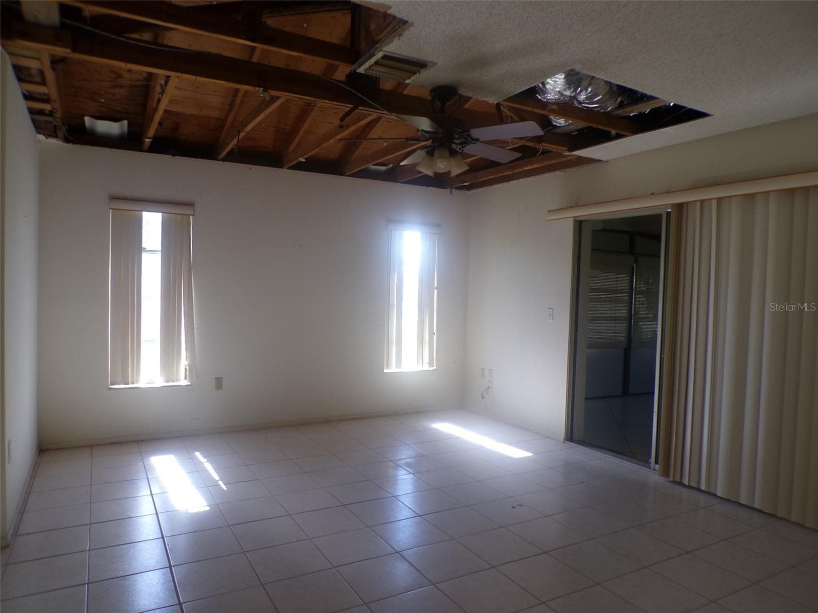 Single Family Residence at 2490 ENGLEWOOD RD, ENGLEWOOD, photo 14 of 24