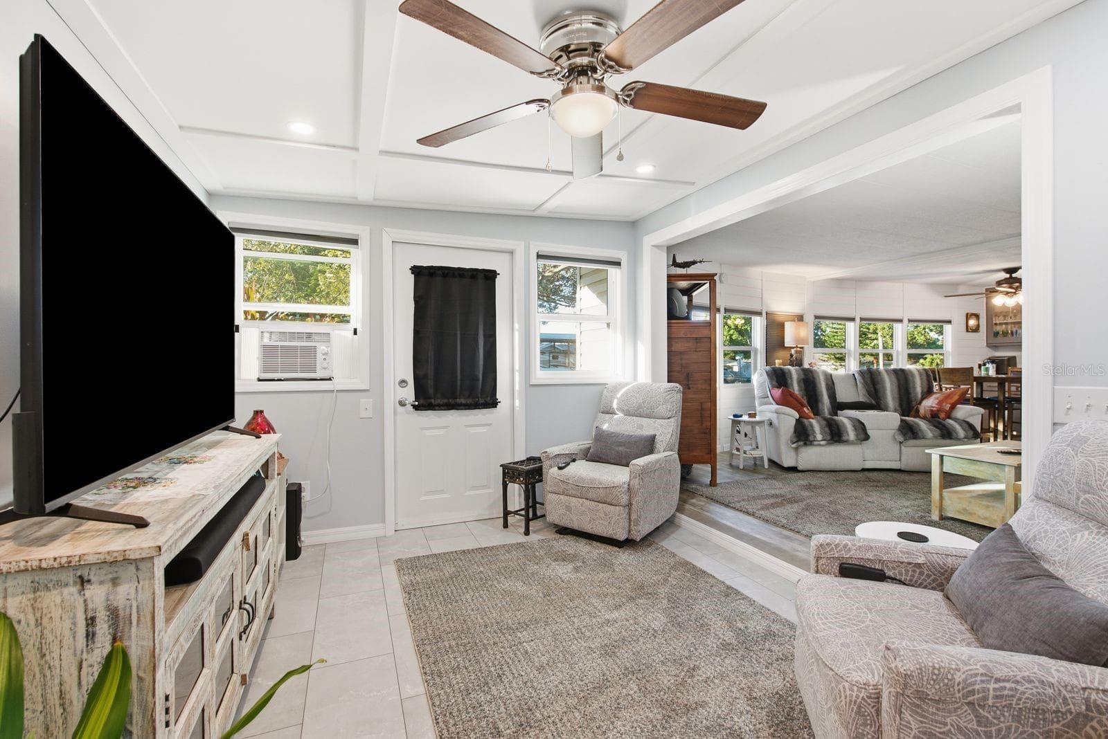 Manufactured Home at 185 LAKE TARPON DR #31, PALM HARBOR, photo 5 of 33