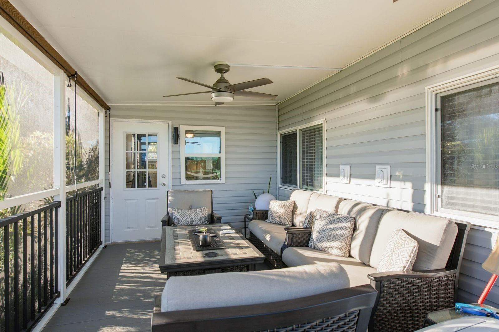 Manufactured Home at 185 LAKE TARPON DR #31, PALM HARBOR, photo 27 of 33