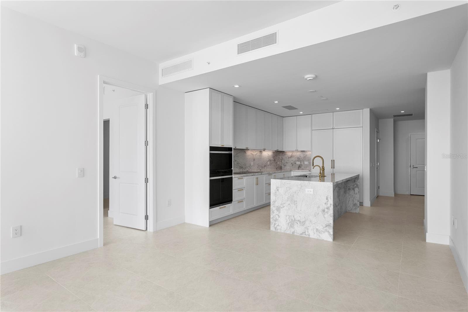 Condominium at 3015 S YSABELLA AVE #2603, TAMPA, photo 12 of 99