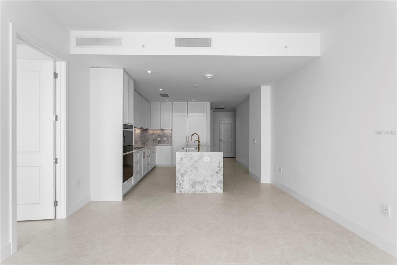 Condominium at 3015 S YSABELLA AVE #2603, TAMPA, photo 13 of 99