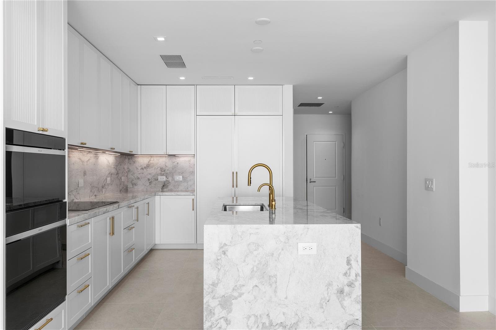 Condominium at 3015 S YSABELLA AVE #2603, TAMPA, photo 15 of 99