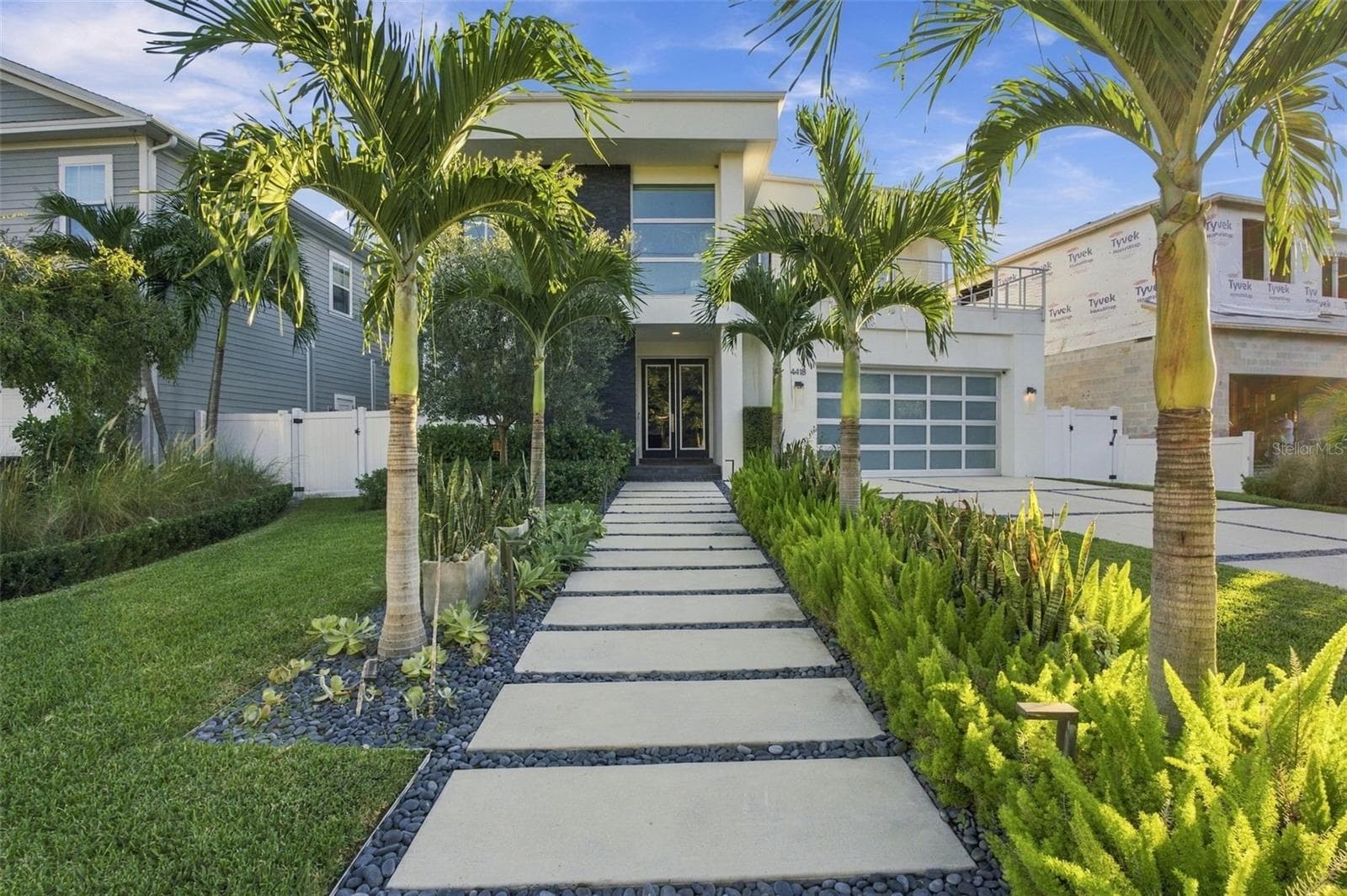 Single Family Residence at 4418 W KENSINGTON AVE, TAMPA, photo 2 of 64