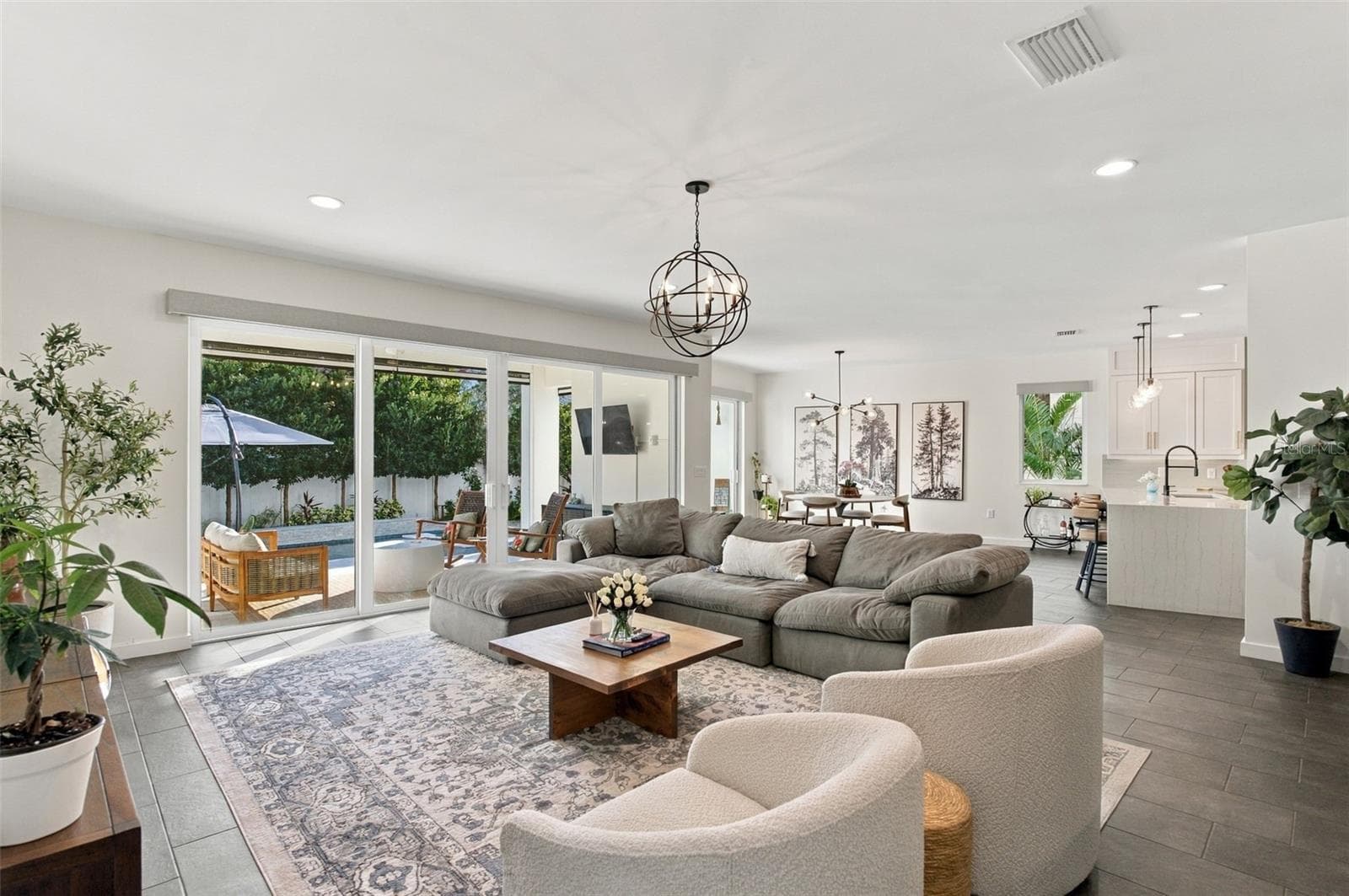 Single Family Residence at 4418 W KENSINGTON AVE, TAMPA, photo 4 of 64