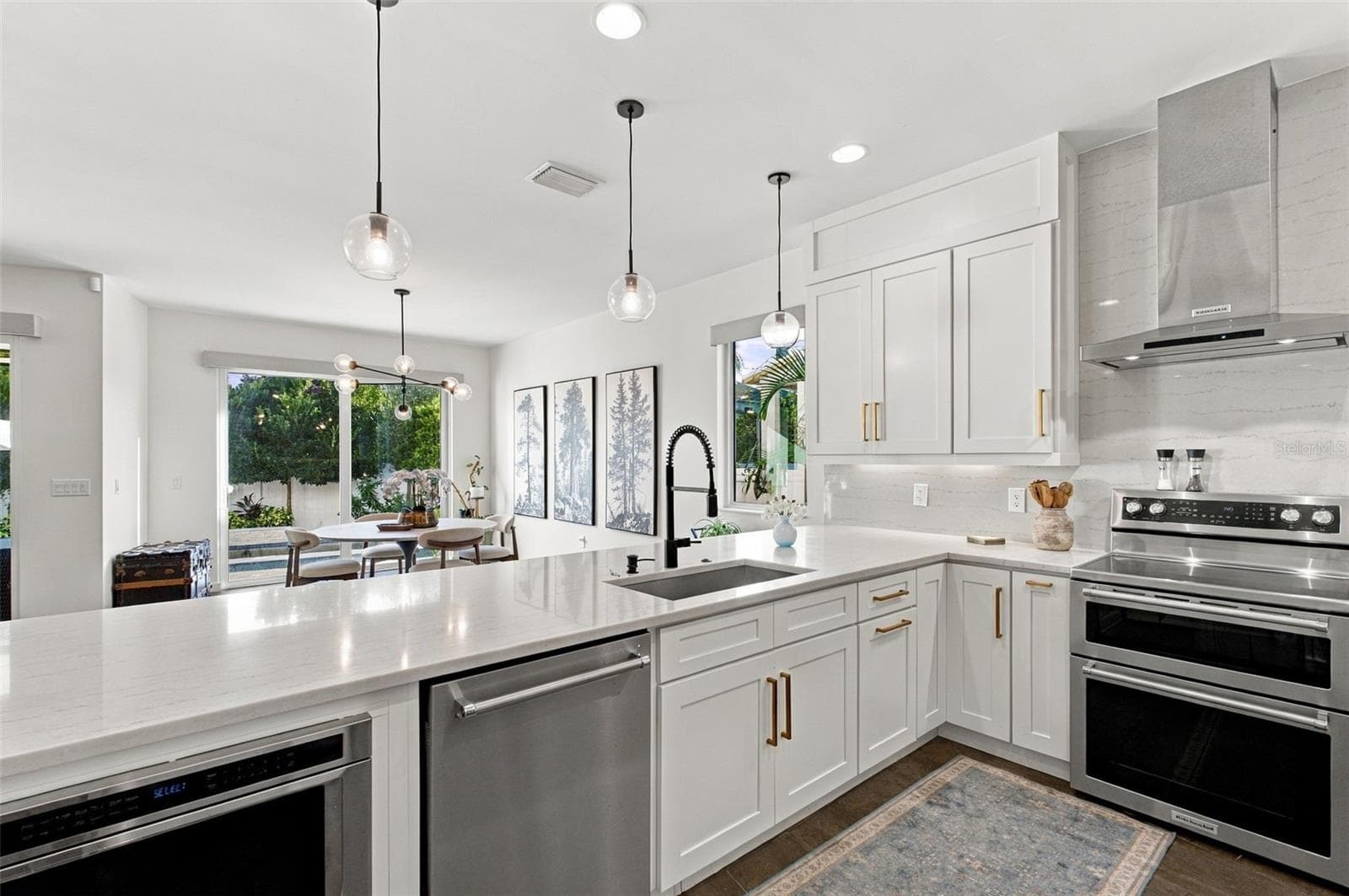 Single Family Residence at 4418 W KENSINGTON AVE, TAMPA, photo 5 of 64