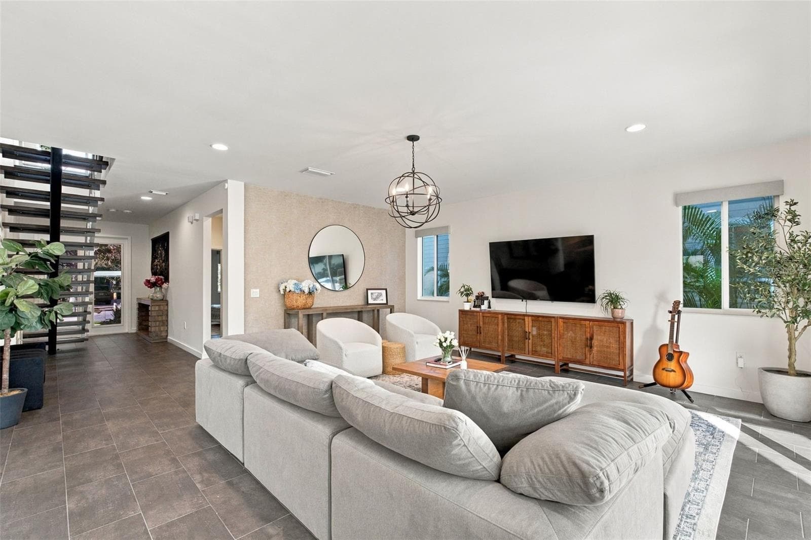 Single Family Residence at 4418 W KENSINGTON AVE, TAMPA, photo 10 of 64