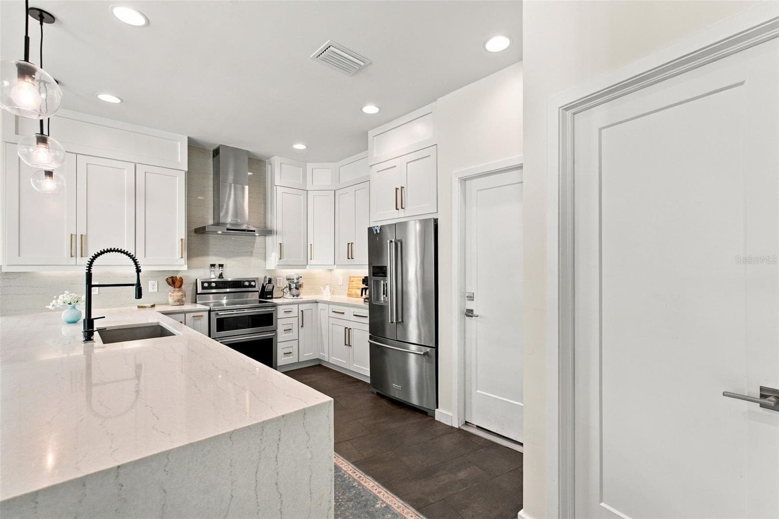 Single Family Residence at 4418 W KENSINGTON AVE, TAMPA, photo 12 of 64