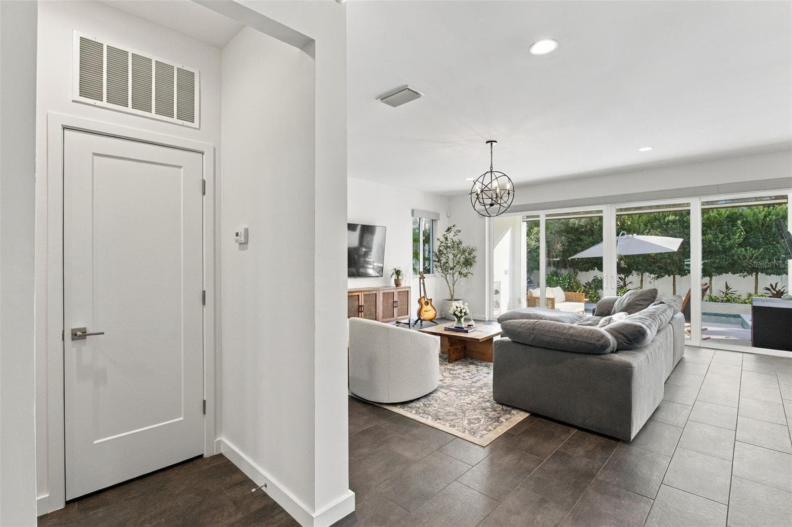 Single Family Residence at 4418 W KENSINGTON AVE, TAMPA, photo 26 of 64