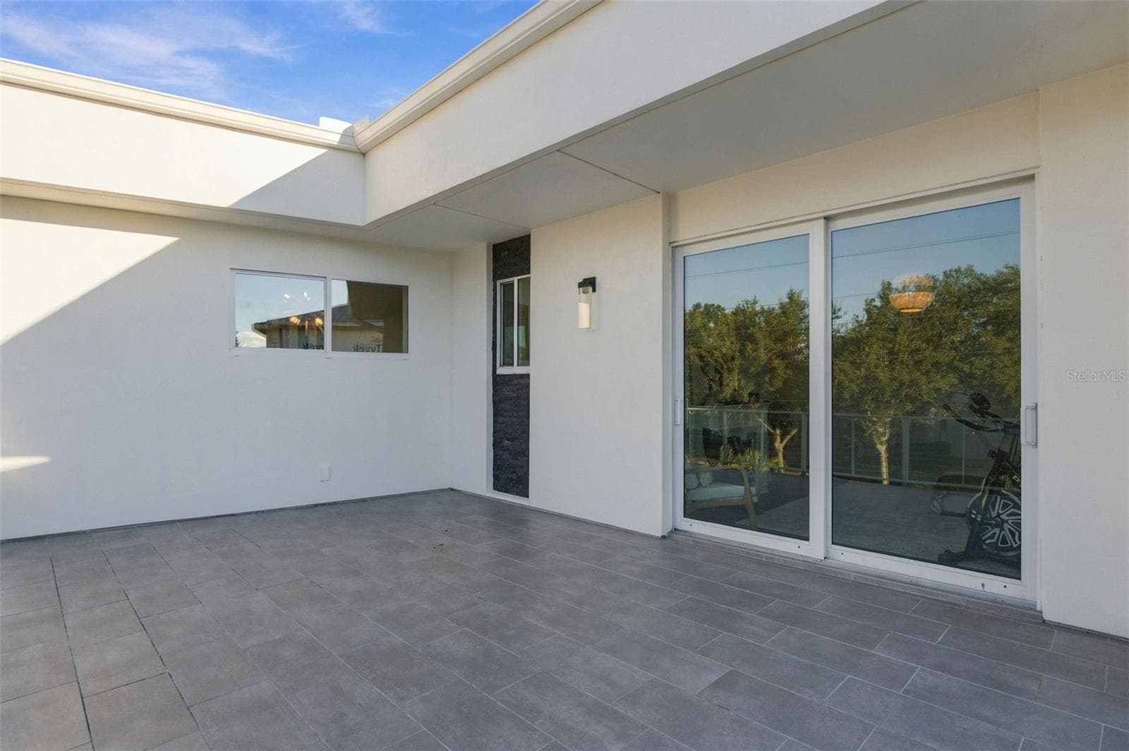 Single Family Residence at 4418 W KENSINGTON AVE, TAMPA, photo 53 of 64