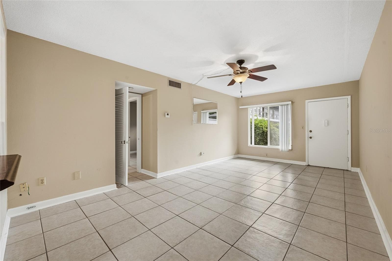 Condominium at 825 N PRIMROSE DR #111, ORLANDO, photo 6 of 28